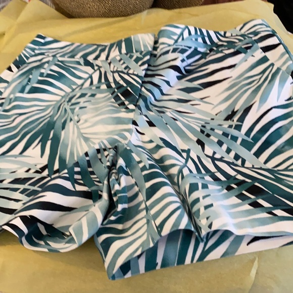 White House Black Market Pants - White House Black Market Tropical Shorts